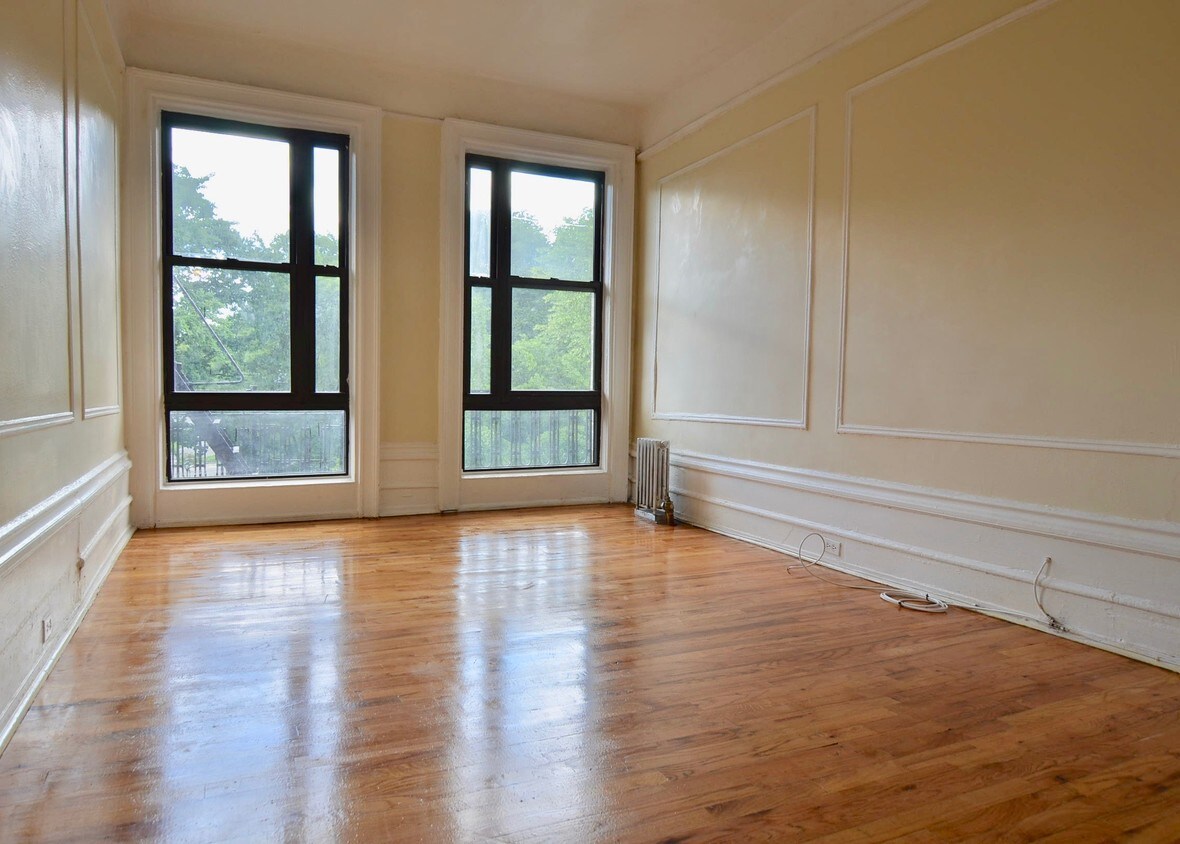 Primary Photo - 129 W 110th St
