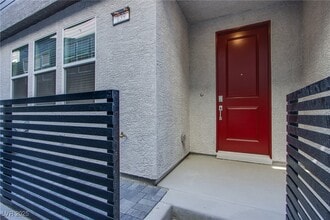 Building Photo - 139 Aqua Cmns