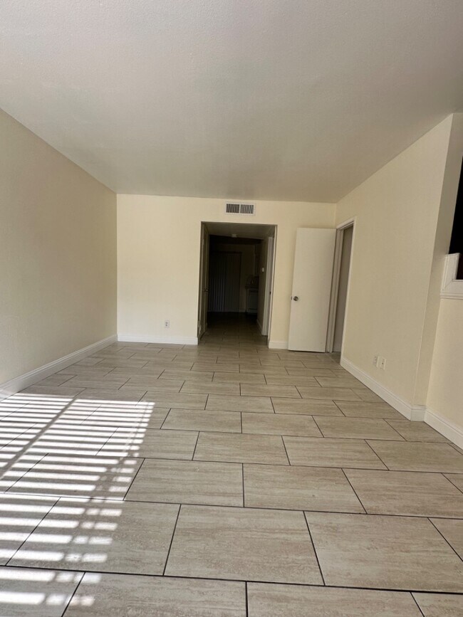 Foto del edificio - 3318 E Sierra Madre Ave