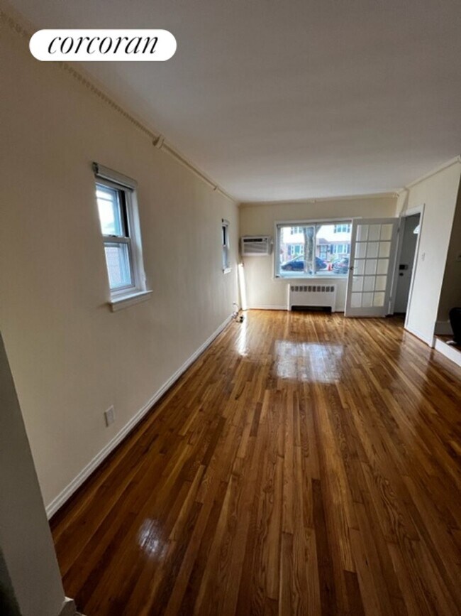 Foto del edificio - 58-29 207th St