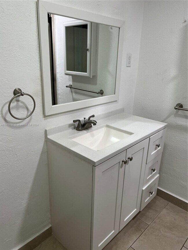 Foto del edificio - 3245 NW 86th St