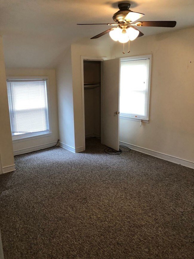 Building Photo - 2 br, 1 bath House - 127 S. ARBOR PARK