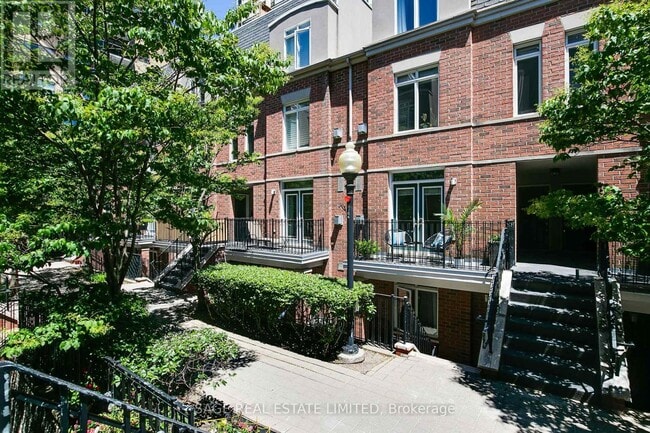 Building Photo - 415 Jarvis St