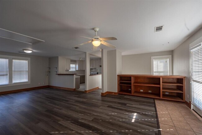 Foto del edificio - 1112 Winnie St