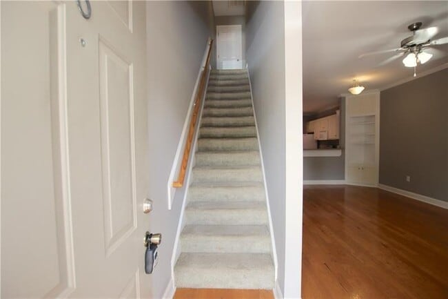 Building Photo - 460 S Barnett Shoals Rd