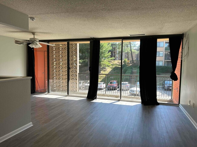 Photo - 4 S Van Dorn St Apartment