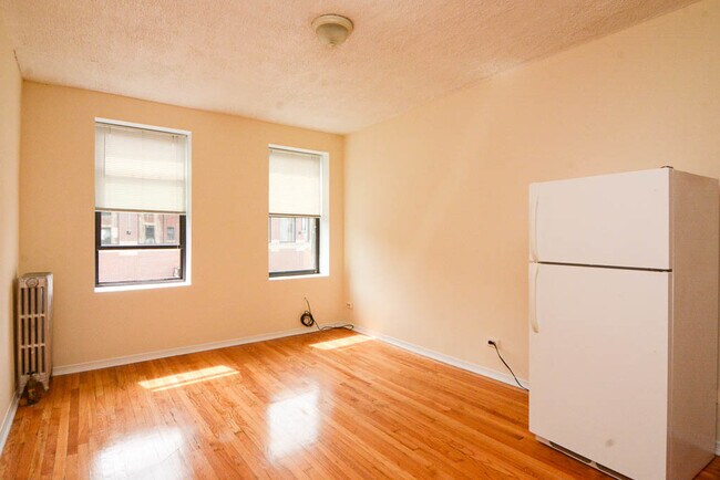 Foto del edificio - 2737 N Spaulding Ave