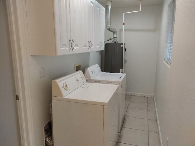 Foto del edificio - 6883 Mount Democrat St