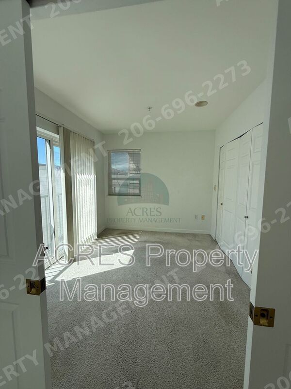 Building Photo - 524 6th Ave W