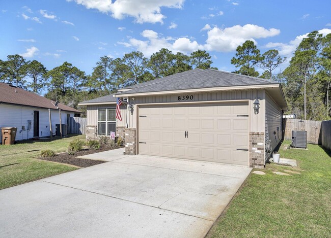 Building Photo - 8390 Island Dr