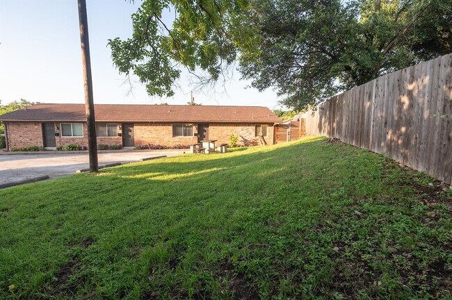 Building Photo - 3402 Willowrun Cove