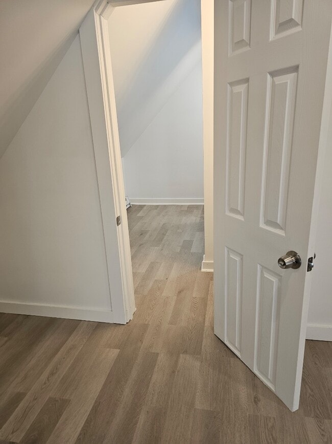 Building Photo - 210 Baldwin St