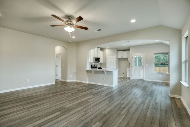 Foto del edificio - Lovely 3 Bedroom, 2 Bath Home in Quiet Lea...