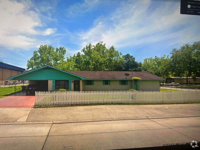 Building Photo - 1061 Anderson St