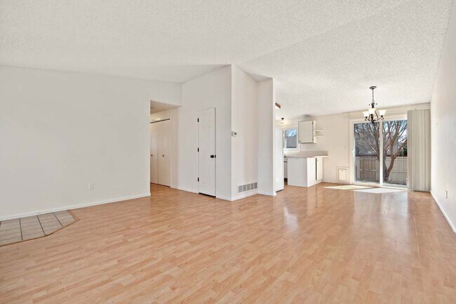 living room - 278 E 42nd St House