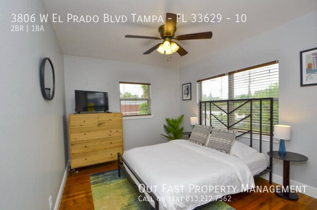 Building Photo - Bright and simple 2 bed/bath!