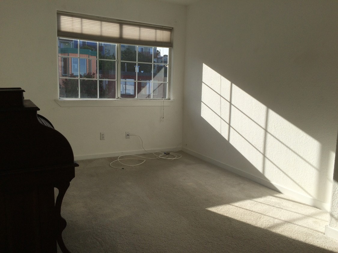 Room for rent, carpet has been replaced - 169 Majestic Ave