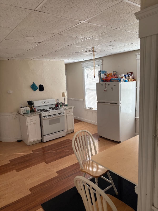 Building Photo - 193 Vernon St