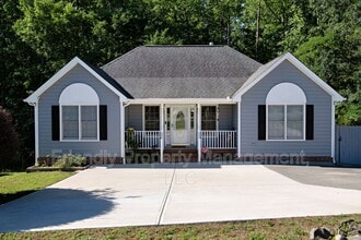 Building Photo - 1608 Rogers Pointe Ln