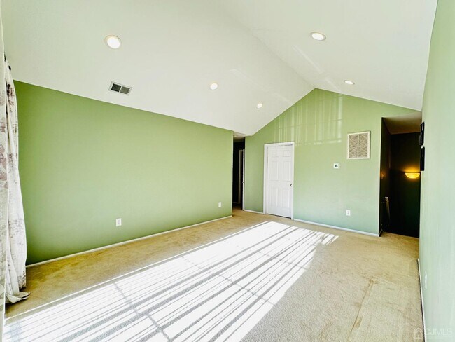 Foto del edificio - 808 Cypress Ln