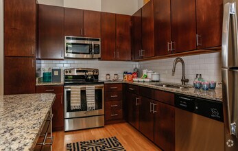 Interior Photo - Azul Baldwin Park