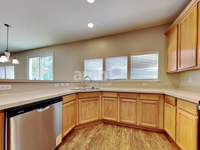 Building Photo - 304 N Hidden Tree Dr