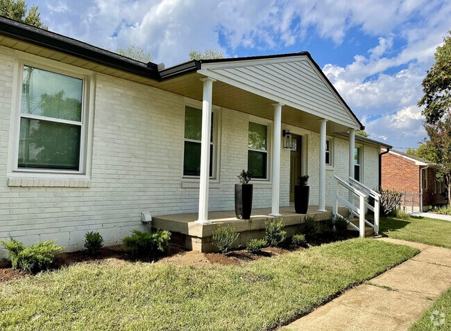 Building Photo - 830 Rose Park Dr