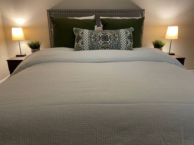 Building Photo - 3500 Clover Rd