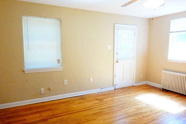 Foto del edificio - 8203 Garland Ave