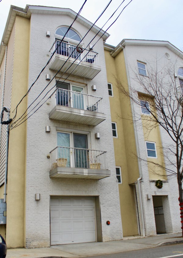 103 Polk St, Newark, NJ 07105 Condo for Rent in Newark, NJ