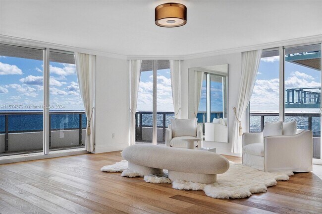 Building Photo - 5801 Collins Ave