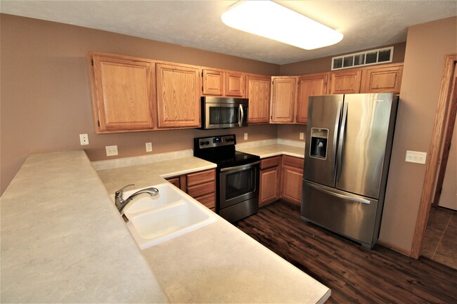 Building Photo - 8828 Sicily Ln
