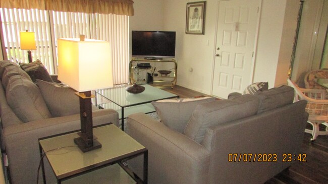 Foto del edificio - 2699 Pine Ridge Way E