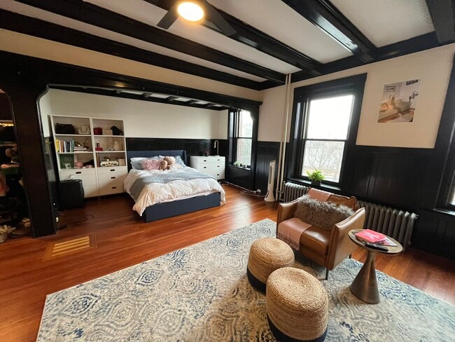 Foto del edificio - 187 Bay State Rd