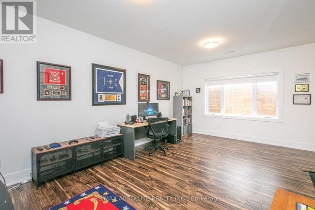 Building Photo - 246-246 Westhaven Crescent