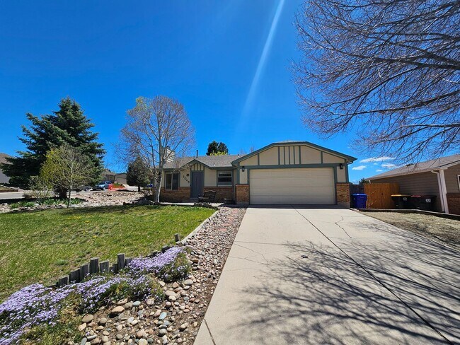 Building Photo - 3 bed 2 bath in 80920!