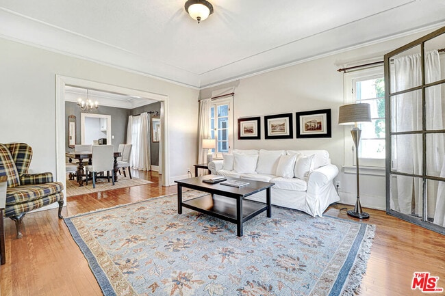 Building Photo - 619 N Plymouth Blvd