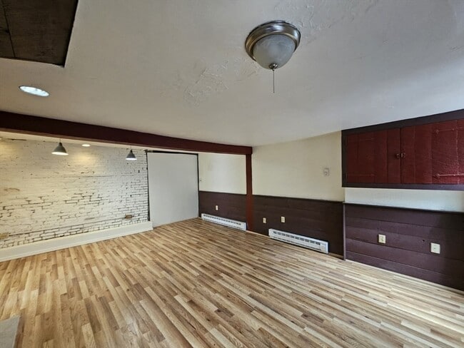 Building Photo - 54 Fox St