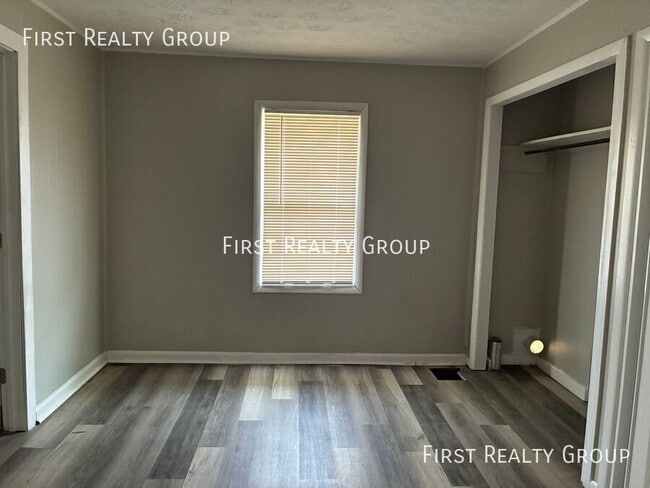 Foto del edificio - 1671 Gummer Ave