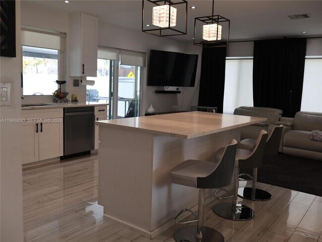 Foto del edificio - 5505 SW 9th St