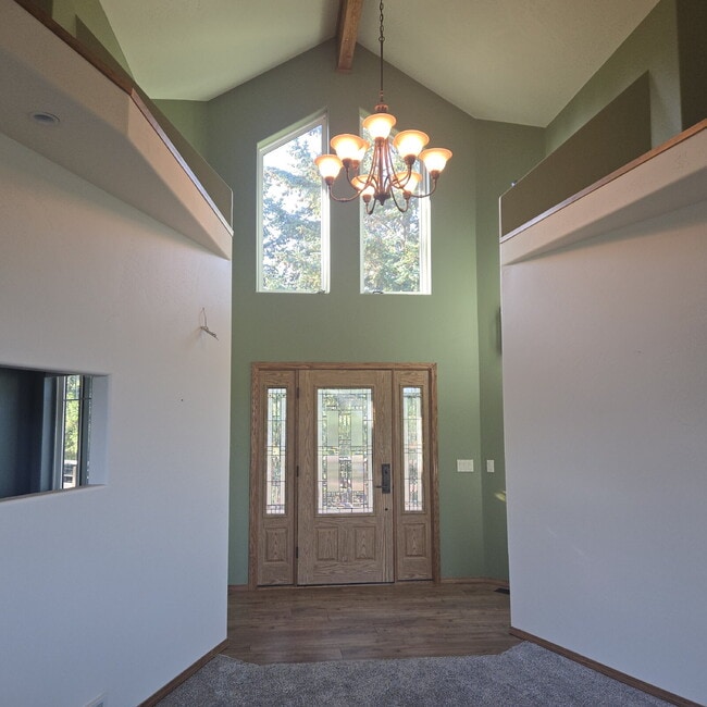 Building Photo - VIEWS!