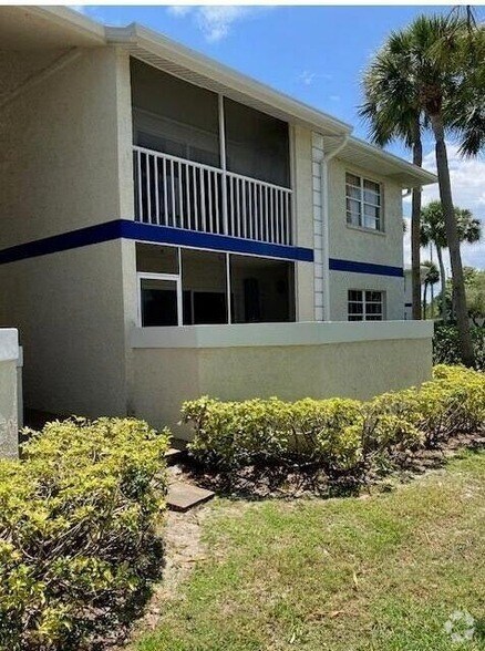 Building Photo - 1508 SE Royal Green Cir