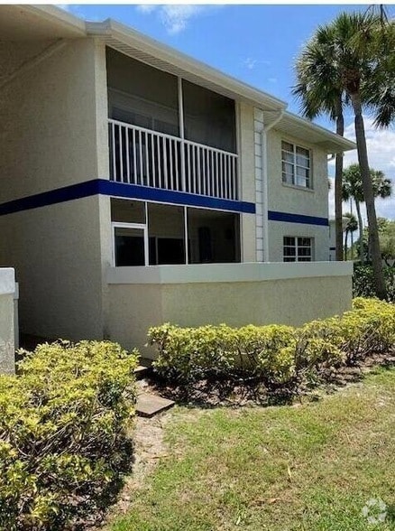 Building Photo - 1508 SE Royal Green Cir