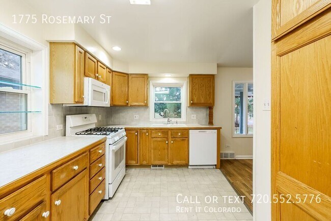 Foto del edificio - 1775 Rosemary St