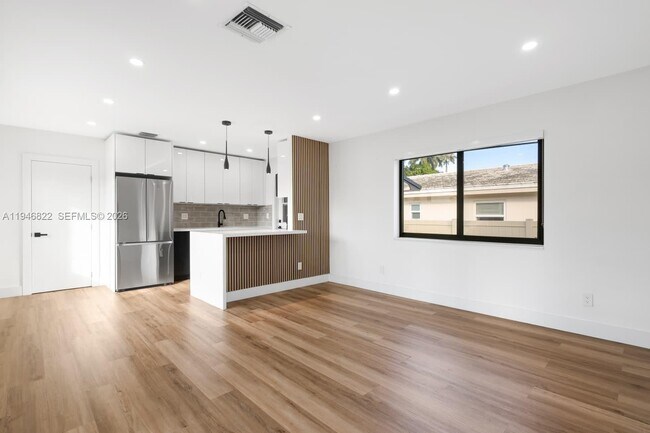 Foto del edificio - 1201 N 16th Ave