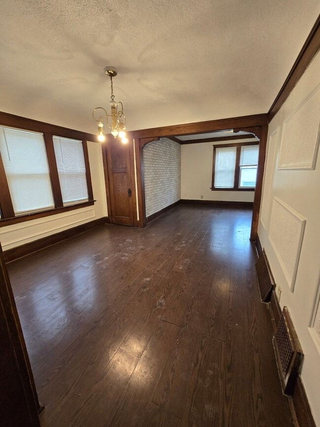 Building Photo - 3600 N Port Washington Rd