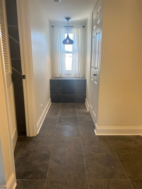 Foto del edificio - 1336 Cromwell Ct