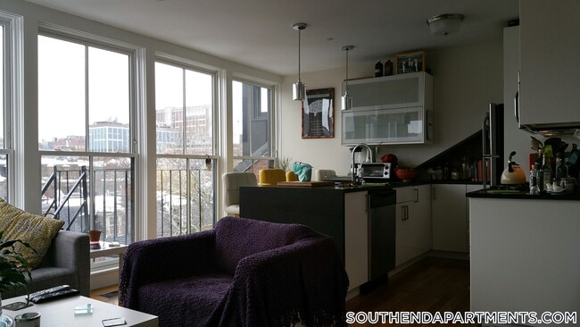 Building Photo - 656 Massachusetts Ave