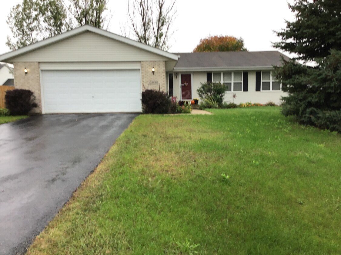 10996 Meadowsweet Lane House Rental in Roscoe, IL