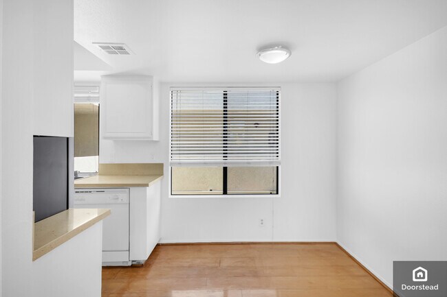 Building Photo - 7001 S La Cienega Blvd